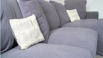 Esta es la mejor manera de arreglar un sillón hundido en casa