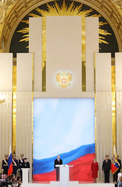 El presidente ruso, Vladímir Putin, durante la toma de posesión en el Gran Palacio del Kremlin, este martes.

