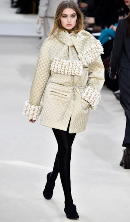 Gigi Hadid, en la pasarela de Chanel.