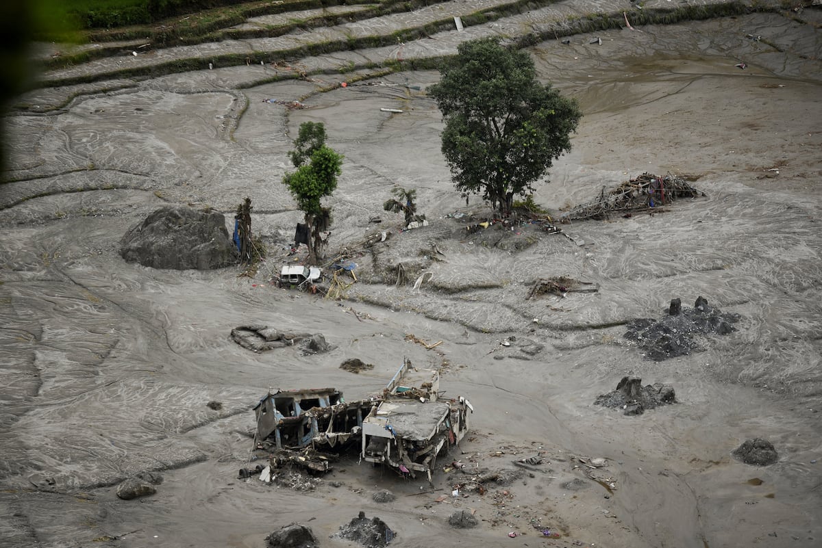 Un alto cargo de Milei acusa a China de provocar la tragedia de Nepal y desata un conflicto diplomático
