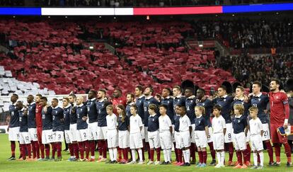 El himno de Francia fue cantado por los 80.000 aficionados que estaban en Wembley. Fue uno de los momentos más emotivos del año. 