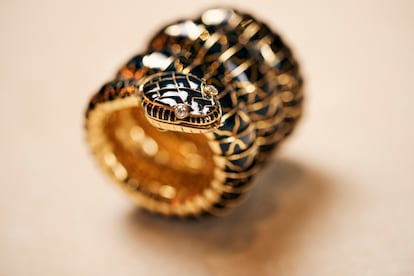 Reloj Serpenti de oro amarillo de los archivos históricos de la casa.