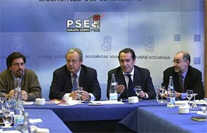 El dimitido secretario general del PSE-EE, Nicolás Redondo Terreros, durante la reunión de la Ejecutiva en Vitoria.