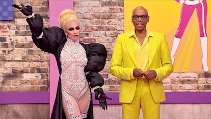 No hay local gay en EE UU que no cuente con espectáculos drag queen, o programas en directo que no inviten regularmente a antiguas participantes a su escenario. En la foto, Lady Gaga.