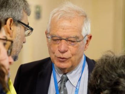 El Ejecutivo apoya la idea de Juncker de no cambiar horario y además admite que la propuesta controvertida de poner a España en la hora de Londres está en estudio