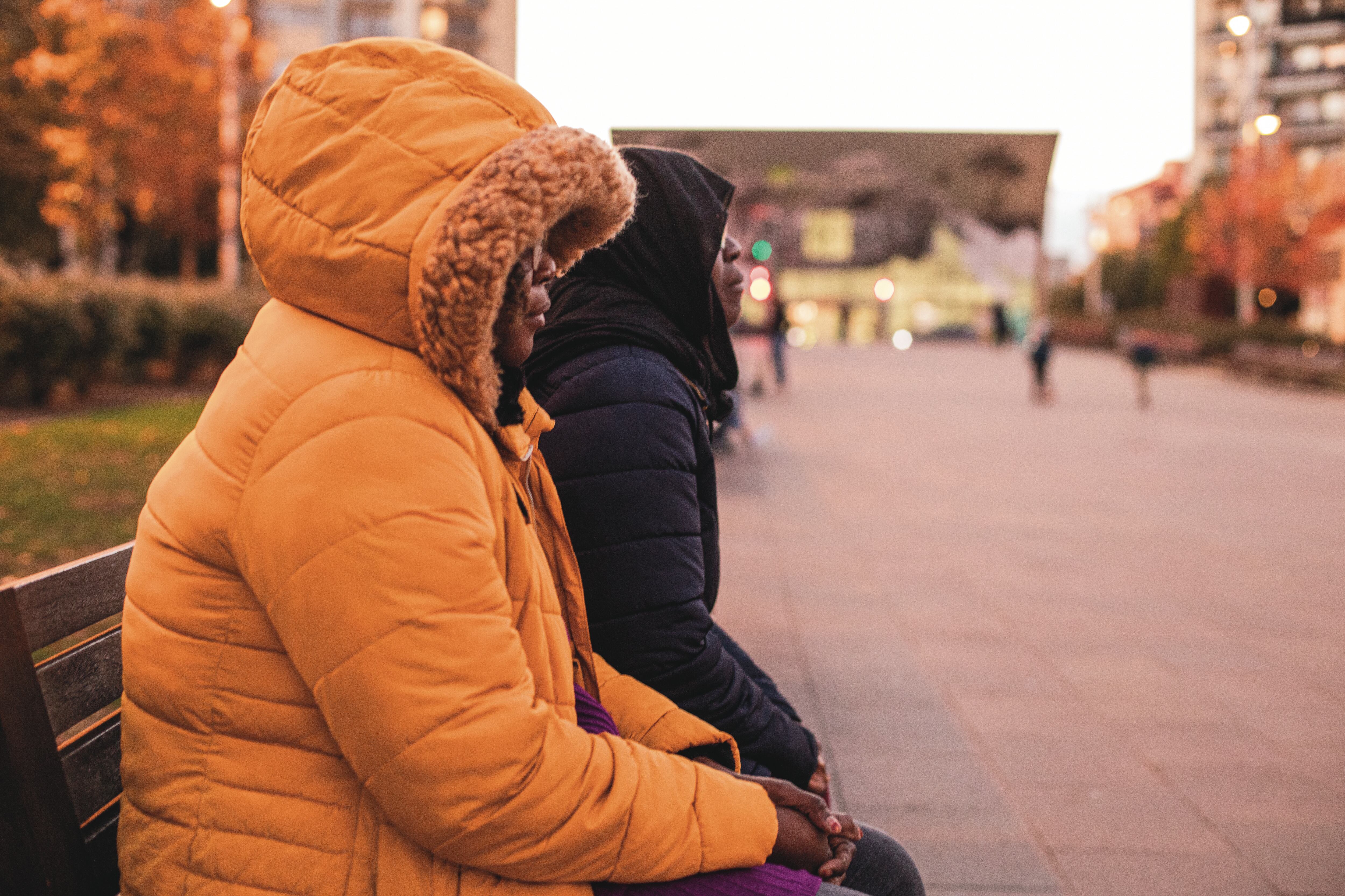 Ndeye y Binta en Cataluña, en 2024. Sus historias hacen parte del último capítulo del fotolibro 'soeurs'.