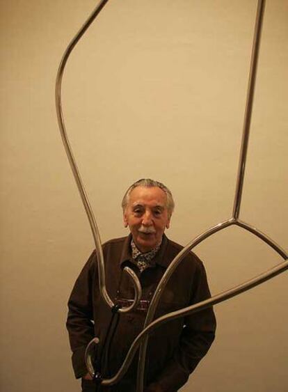 Andreu Alfaro, ayer en su exposición en el IVAM.
