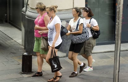 Un grupo de mujeres roban a unas turistas en Barcelona. 