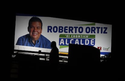 Publicidad del candidato Roberto Ortiz, que aspiraba a la Alcaldía de Cali (Colombia), el 25 de octubre.