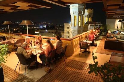 Terraza del hotel Notre Dame, en Jerusalén.
