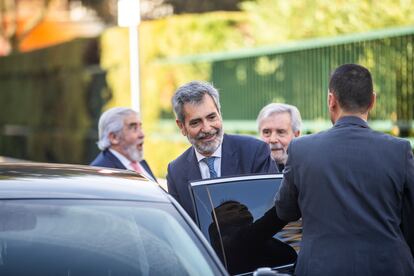 El expresidente del Consejo General del Poder Judicial, Carlos Lesmes, a su salida de la toma de posesión de los nuevos magistrados del Constitucional. 