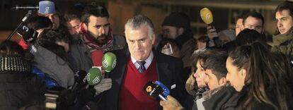 Luis Bárcenas a su salida de la prisión de Soto del Real.