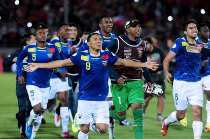 Los jugadores de Ecuador celebran su pase al Mundial