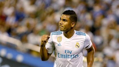 Casemiro celebra el gol del 0-2 al Deportivo. 