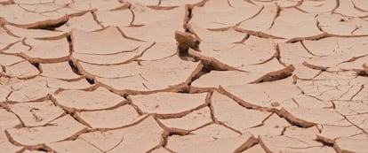La erosión de la tierra por la falta de lluvias y la sobreexplotación es patente en ciertas zonas del Sahel. En este caso, Burkina Faso.