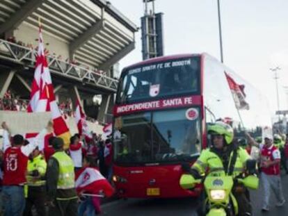 Bus del equipo Independiente Santa Fe, en Bogotá.