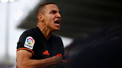 Rodrigo celebra su gol en Valencia.