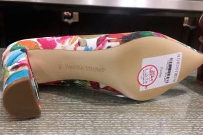 Modelo de zapato de Ivanka Trump expuesto en Nordstrom.
