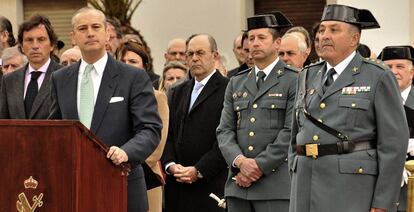 El coronel Jaume Barcel&oacute;, a la derecha, durante su toma de posesi&oacute;n.