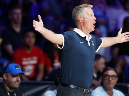 U.S. basketball coach Steve Kerr during the Spain-U.S. game in preparation for the World Cup on Sunday at the Martin Carpena Pavilion in Malaga.