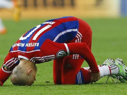 Robben, després de tornar-se a lesionar.