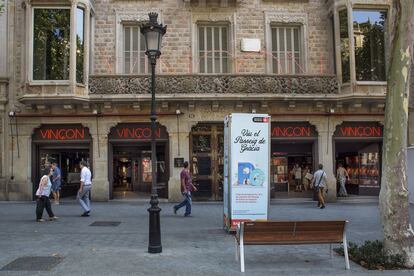 La façana de Vinçon al passeig de Gràcia, amb els seus aparadors, són una icona barcelonina.