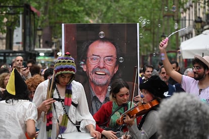 Un momento del correcalles organizado por los promotores de Barcelona Poesia.