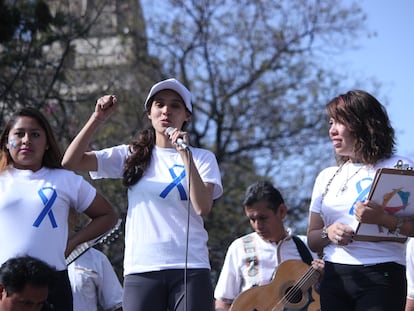 Brisa De Angulo Losada, en el centro, en una protesta el pasado mes de marzo.