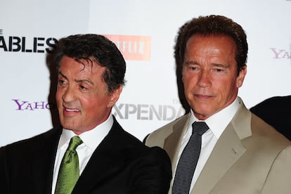 Sylvester Stallone y Arnold Schwarzenegger juntos en una presentación en 2012.