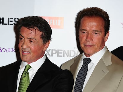 Sylvester Stallone y Arnold Schwarzenegger juntos en una presentación en 2012.