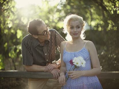 Adrien Brody y Ana de Armas, en 'Blonde'.