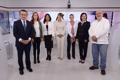 Los siete candidatos a la jefatura de Gobierno de la Ciudad de México en el primer debate.