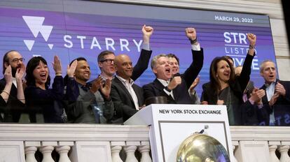 Momento del inicio de cotización de Starry, proveedor de servicios de internet, en la Bolsa Nueva York el pasado 29 de marzo.