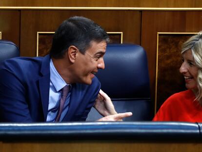 Sánchez y Díaz conversan en la Cámara baja, a mediados de julio.