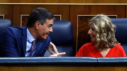 Sánchez y Díaz conversan en la Cámara baja, a mediados de julio.