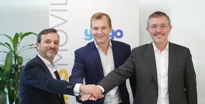 Firma del acuerdo entre MásMóvil y los ex directivos de Jazztel.