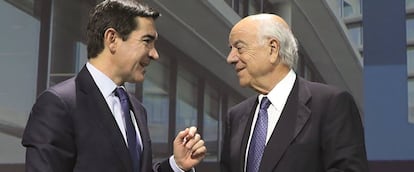 El actual consejero delegado de BBVA, Carlos Torres Vila, junto al presidente del banco, Francisco González.