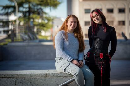 Marta López y Miriam Rodríguez, dos alumnas de Las Musas que han trabajado en un trabajo con satélites con la científica israelí Shimrit Mamam.