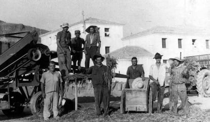 Trabajadores de Cella (Teruel) en Francia, en una imagen sin fechar, perteneciente al Aula Cella Cultural. 