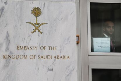 Uno de los accesos a la Embajada saudí en Washington, el martes.