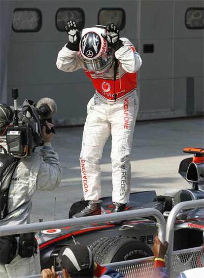 Alonso celebra la victoria