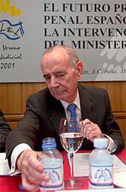 El fiscal general, Jesús Cardenal, ayer en Bergondo (A Coruña).