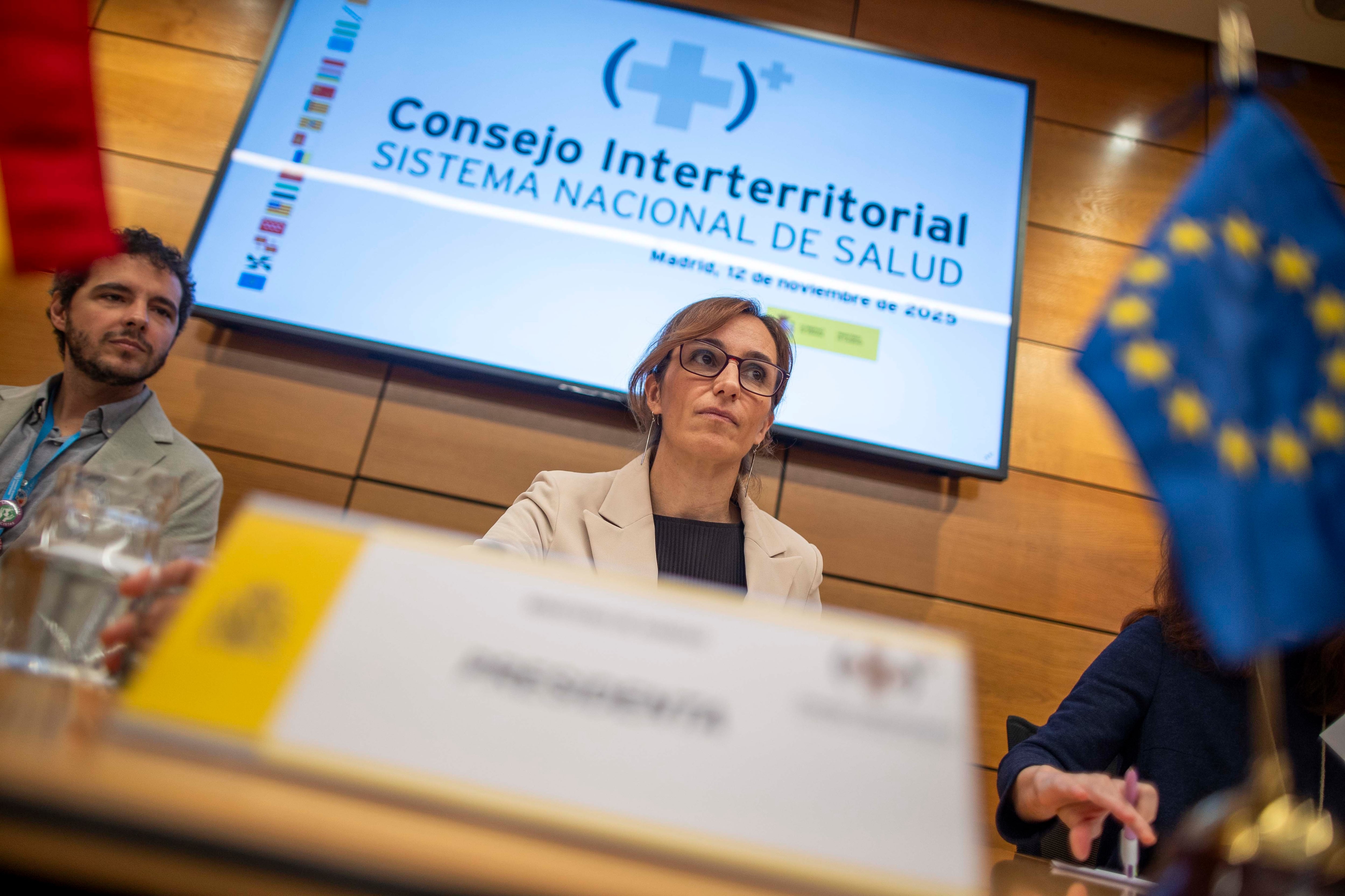 Sanidad y las comunidades acuerdan compartir los datos básicos de los cribados de cáncer tras una “tensa” reunión