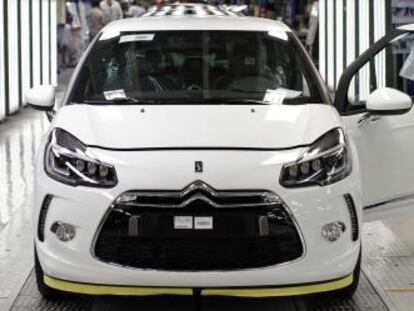 Un DS3, a&uacute;n bajo la marca Citro&euml;n, en una f&aacute;brica cerca de Par&iacute;s.