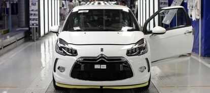 Un DS3, aún bajo la marca Citroën, en una fábrica cerca de París.