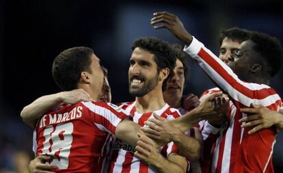 Ra&uacute;l Garc&iacute;a celebra su segundo gol.