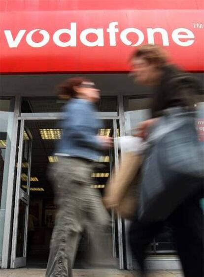 Vista de una tienda Vodafone en Londres.