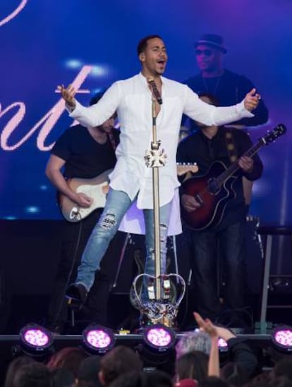 Romeo Santos act&uacute;a en el programa &#039;Jimmy Kimmel Live&#039;, el pasado 13 de abril.  