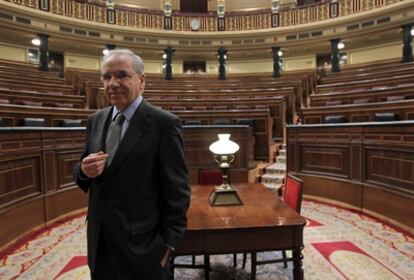 Alfonso Guerra, en el Congreso tras conocer que ha sido designado Hijo Predilecto de Andalucía.