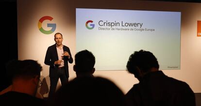 Crispin Lowery, director de Hardware de Google Europa, ayer en la presentación del Pixel 2 XL en Madrid, en un evento compartido con Orange.